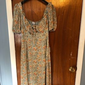 NWT Mid Length Petal and Pup Floral Boho Dress with Slit size 6